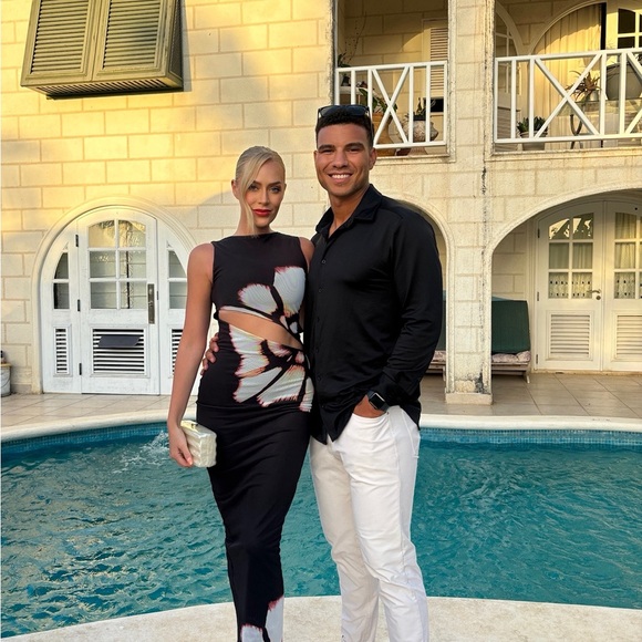 Meet Your Posher - Picture 2 of 6